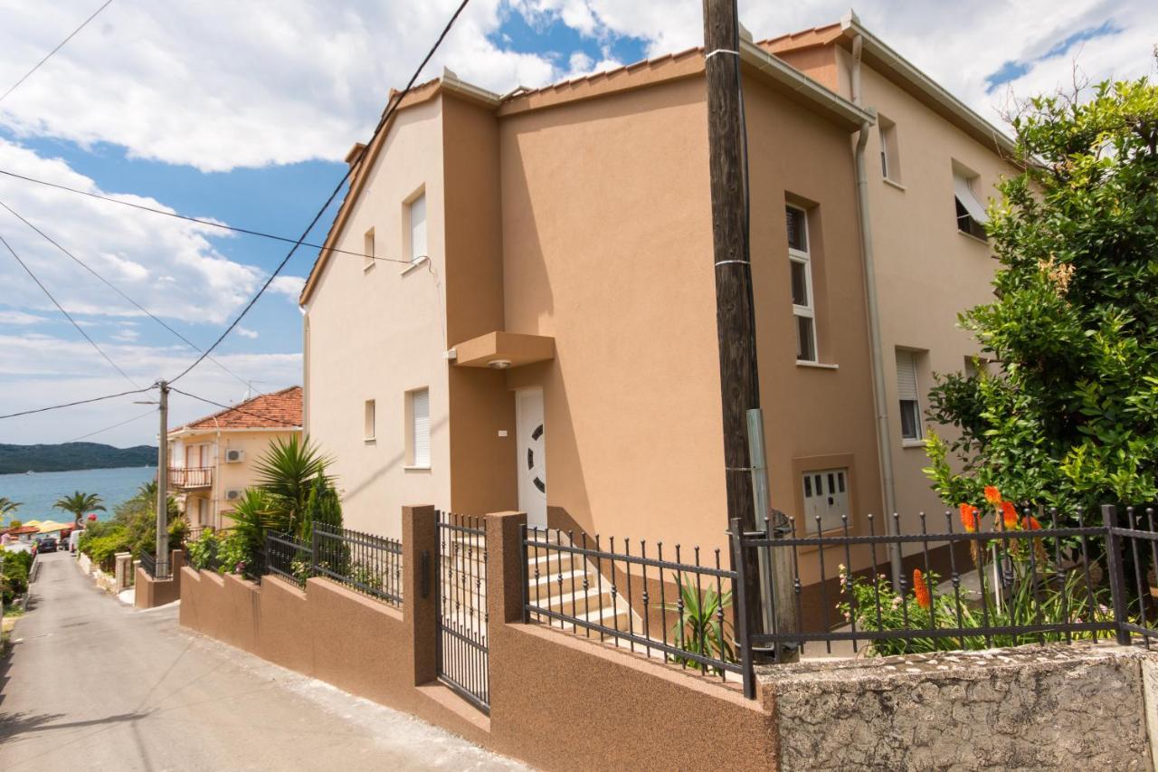 Apartments Ploka オクルグ・ゴルニ エクステリア 写真