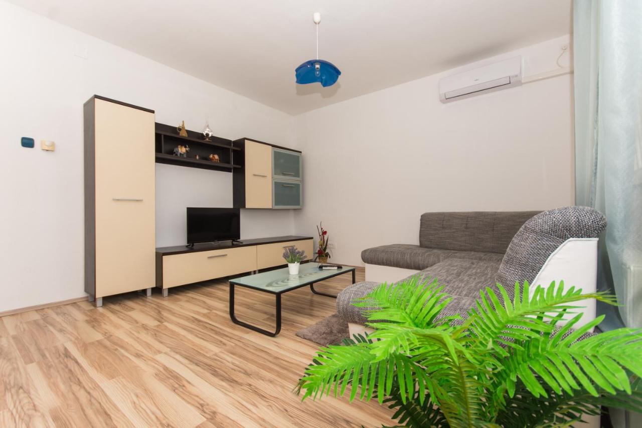 Apartments Ploka オクルグ・ゴルニ エクステリア 写真