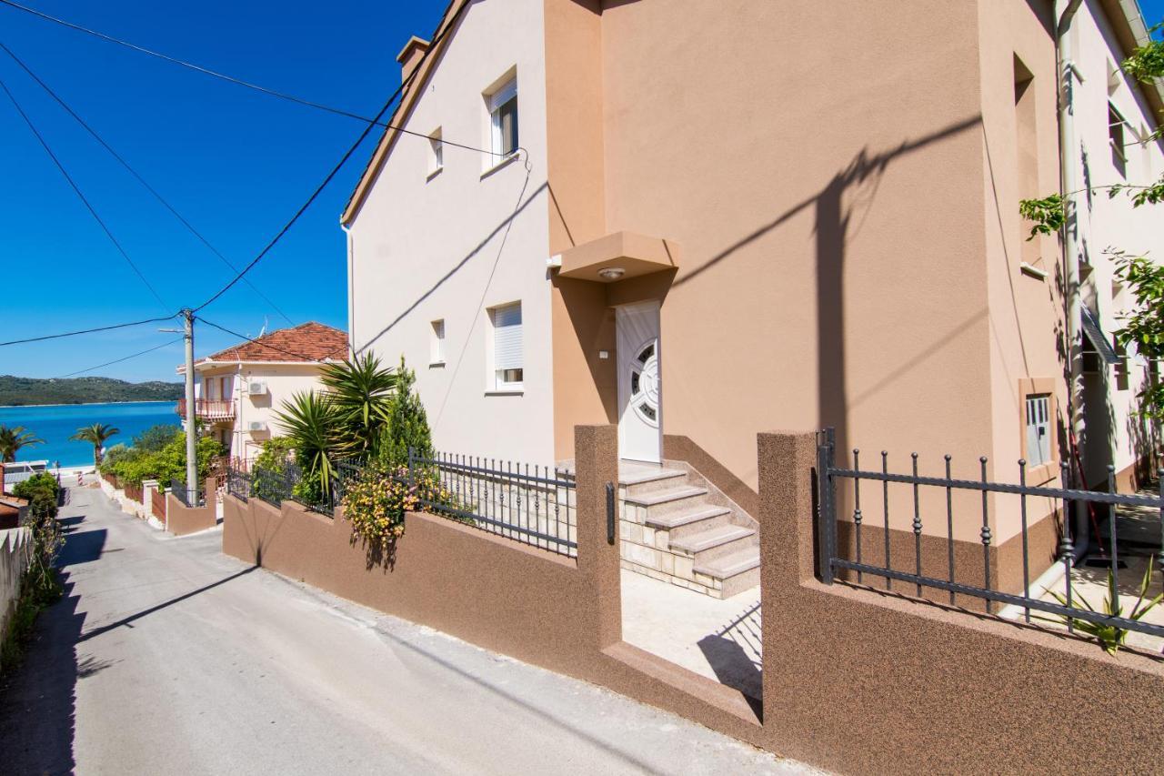 Apartments Ploka オクルグ・ゴルニ エクステリア 写真