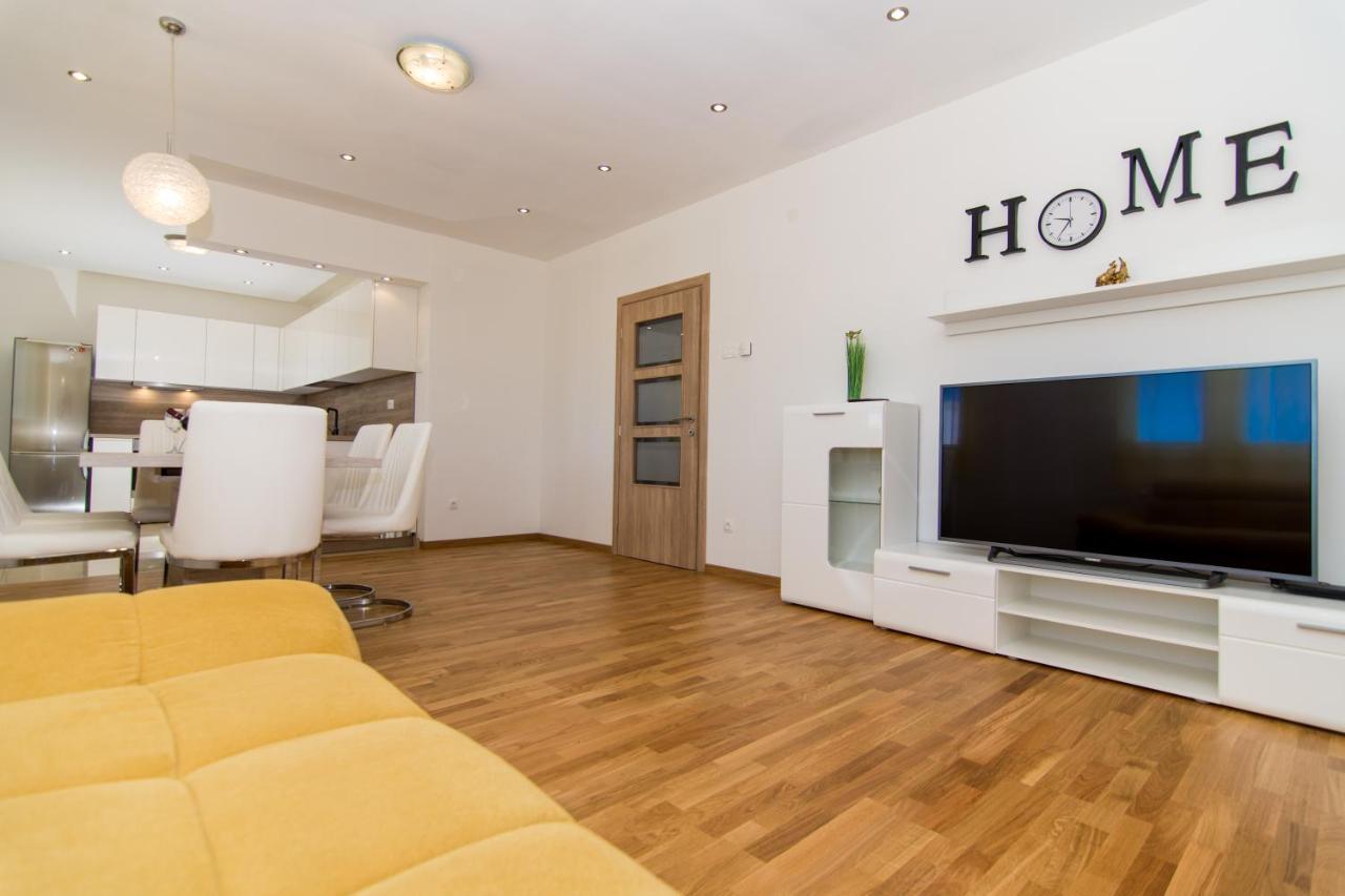 Apartments Ploka オクルグ・ゴルニ エクステリア 写真